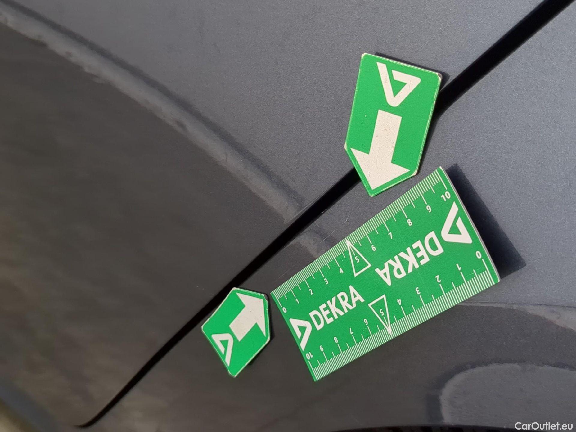  Renault  Megane RENAULT Mégane Berline 5p Berline Intens TCe 140 FAP #15