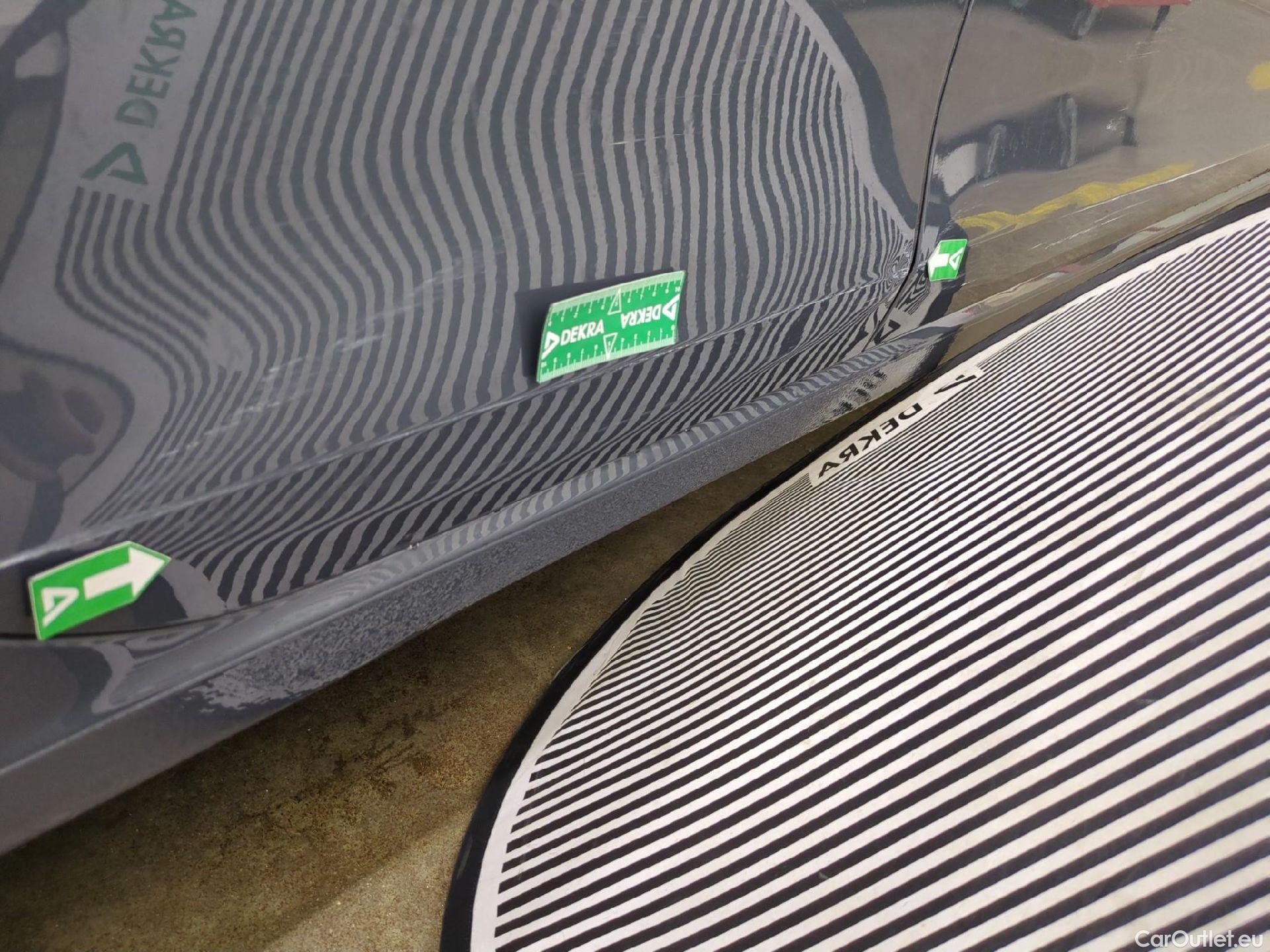  Volkswagen  Golf  / 2020 / 5P / Berline 2.0 TDI SCR 115 DSG7 LIFE BUSINESS #3