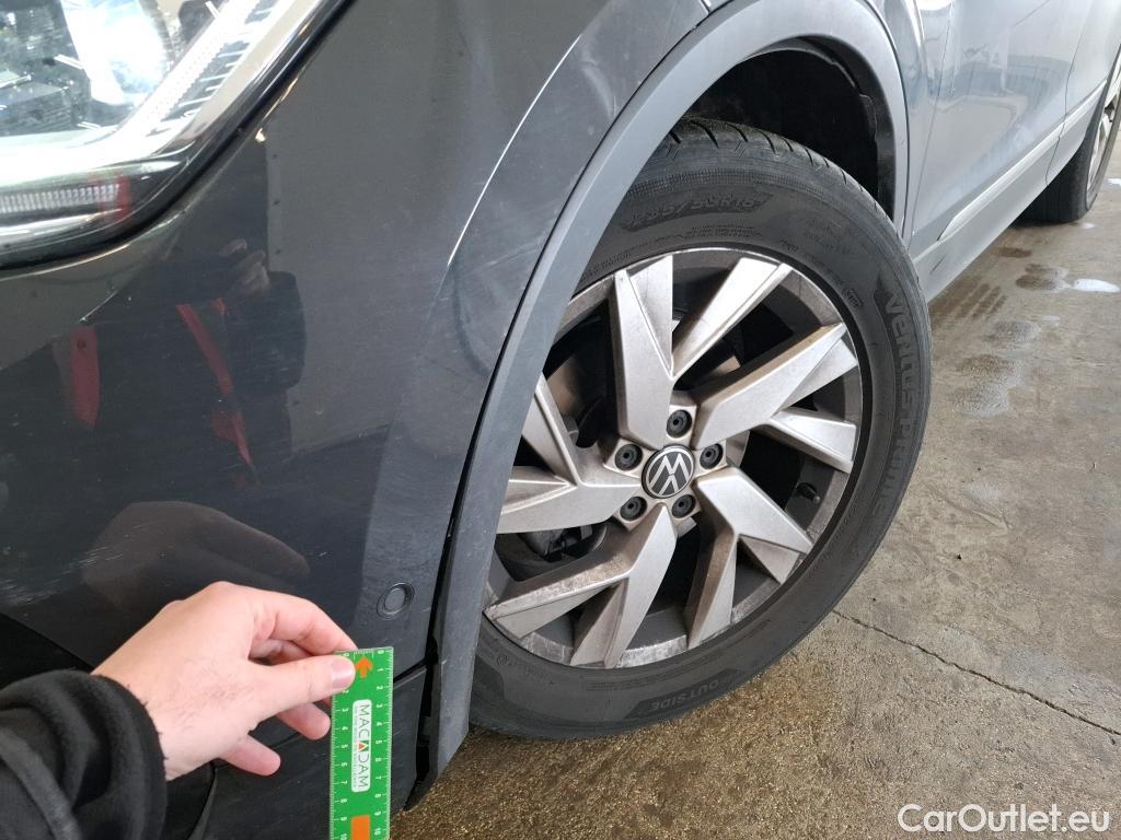  Volkswagen  Tiguan VOLKSWAGEN  / 2020 / 5P / SUV 1.5 TSI 150 DSG7 Elegance #24