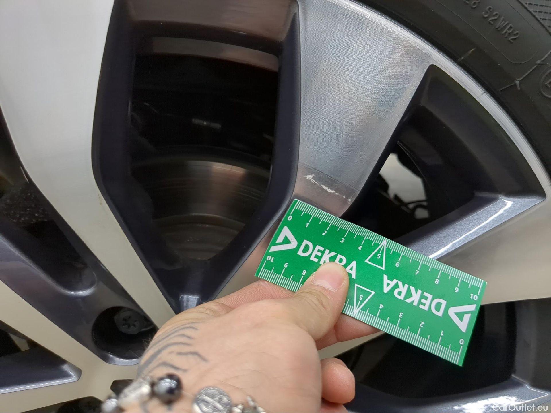  Renault  Megane RENAULT Mégane Berline 5p Berline Intens TCe 140 FAP #6