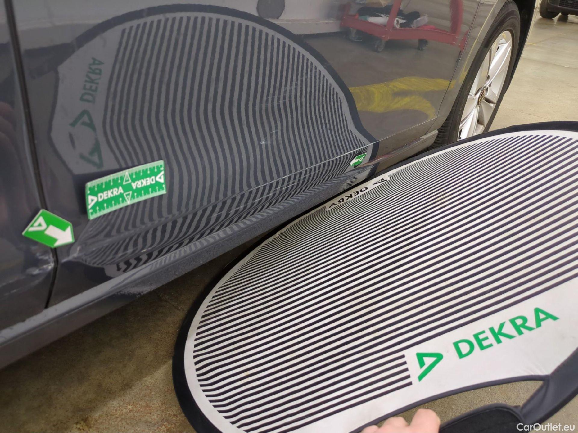  Volkswagen  Golf  / 2020 / 5P / Berline 2.0 TDI SCR 115 DSG7 LIFE BUSINESS #6