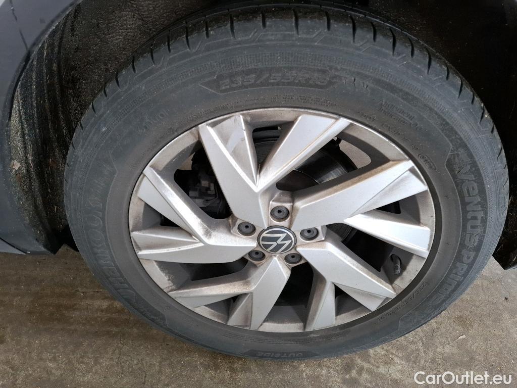  Volkswagen  Tiguan VOLKSWAGEN  / 2020 / 5P / SUV 1.5 TSI 150 DSG7 Elegance #10