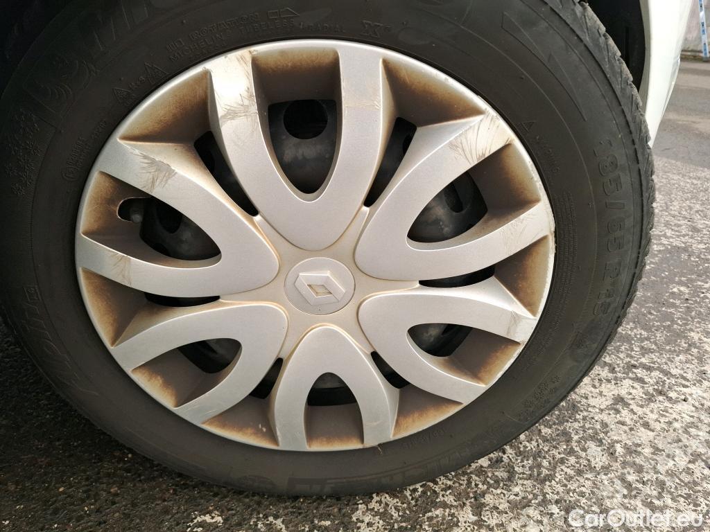  Renault  Clio  IV Air MediaNav 1.5 dCi 75CV BVM5 E6 #15