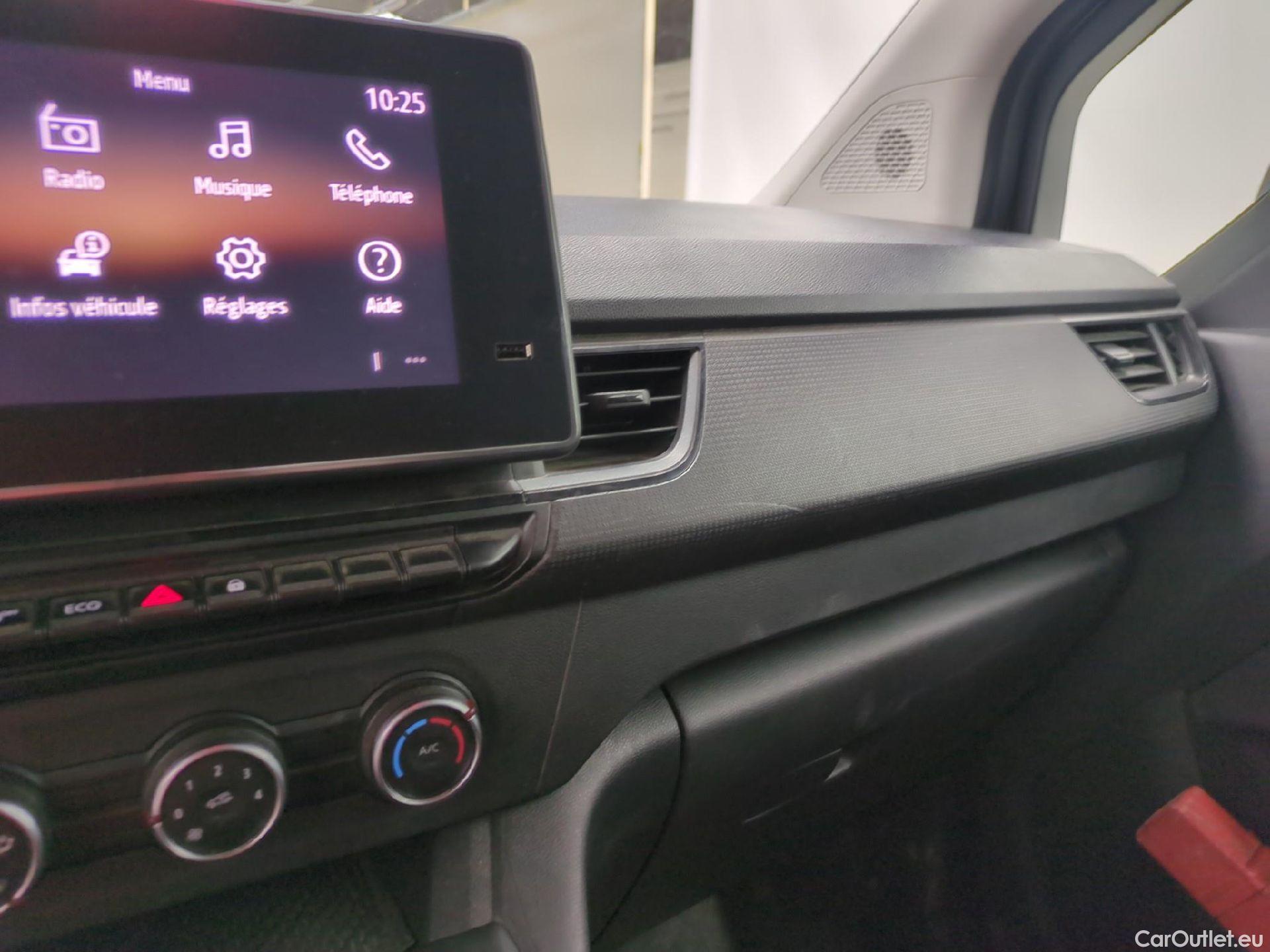  Renault  Kangoo RENAULT  / 2021 / 4P / Fourgonnette GD CONFORT - BLUE DCI 95 #8