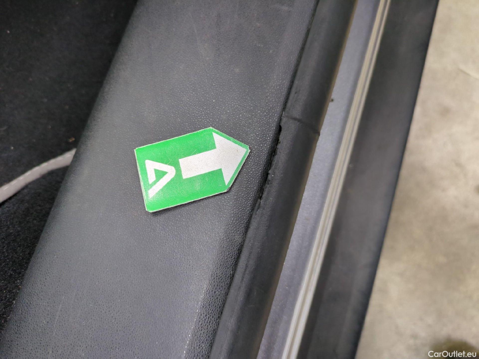  Citroen  C4 Cactus  Feel Business 1.2 PureTech 110CV BVM6 E6d #4