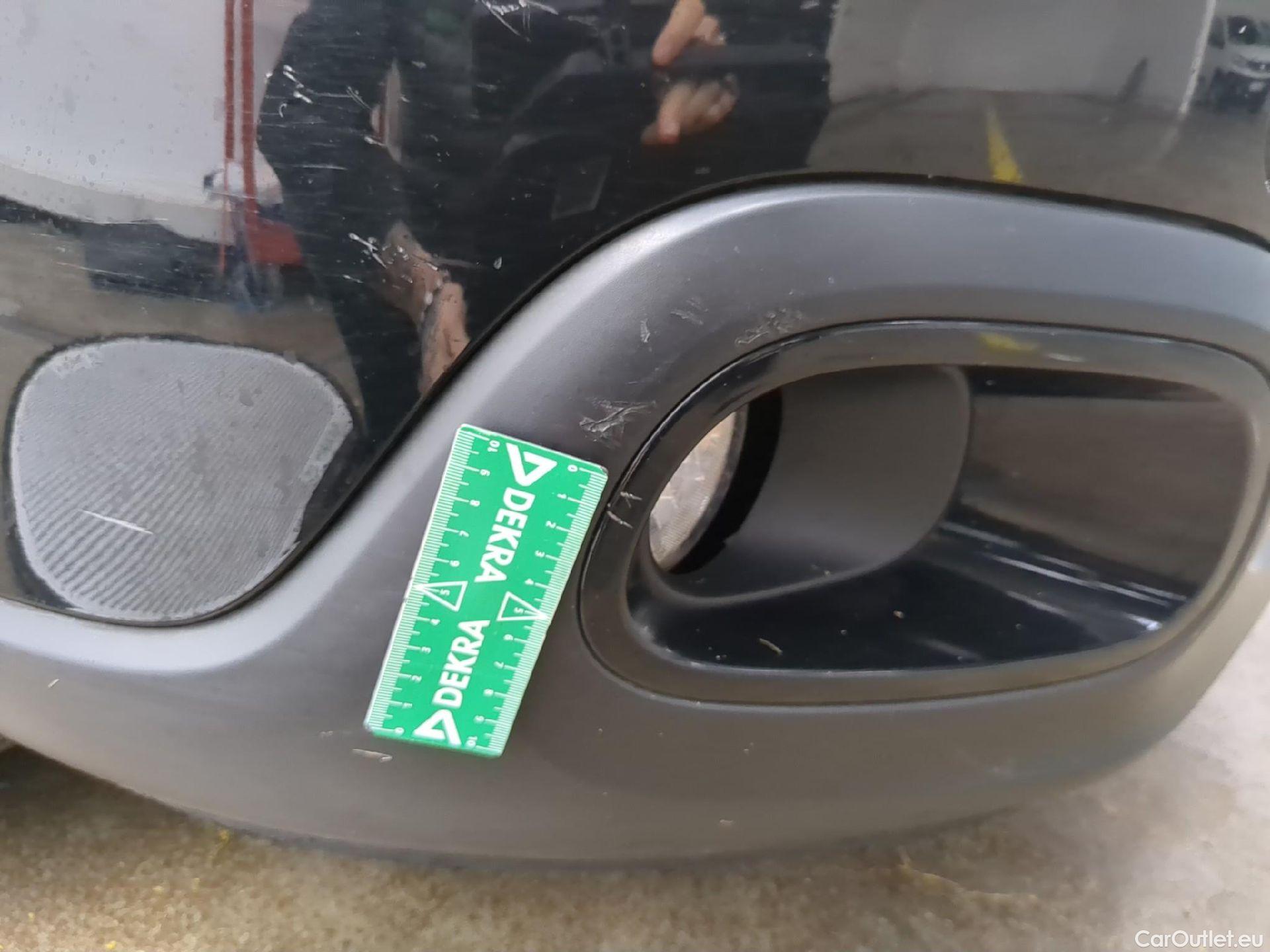  Citroen  C3  Feel Pack 1.2 PureTech 80CV BVM5 E6d #44