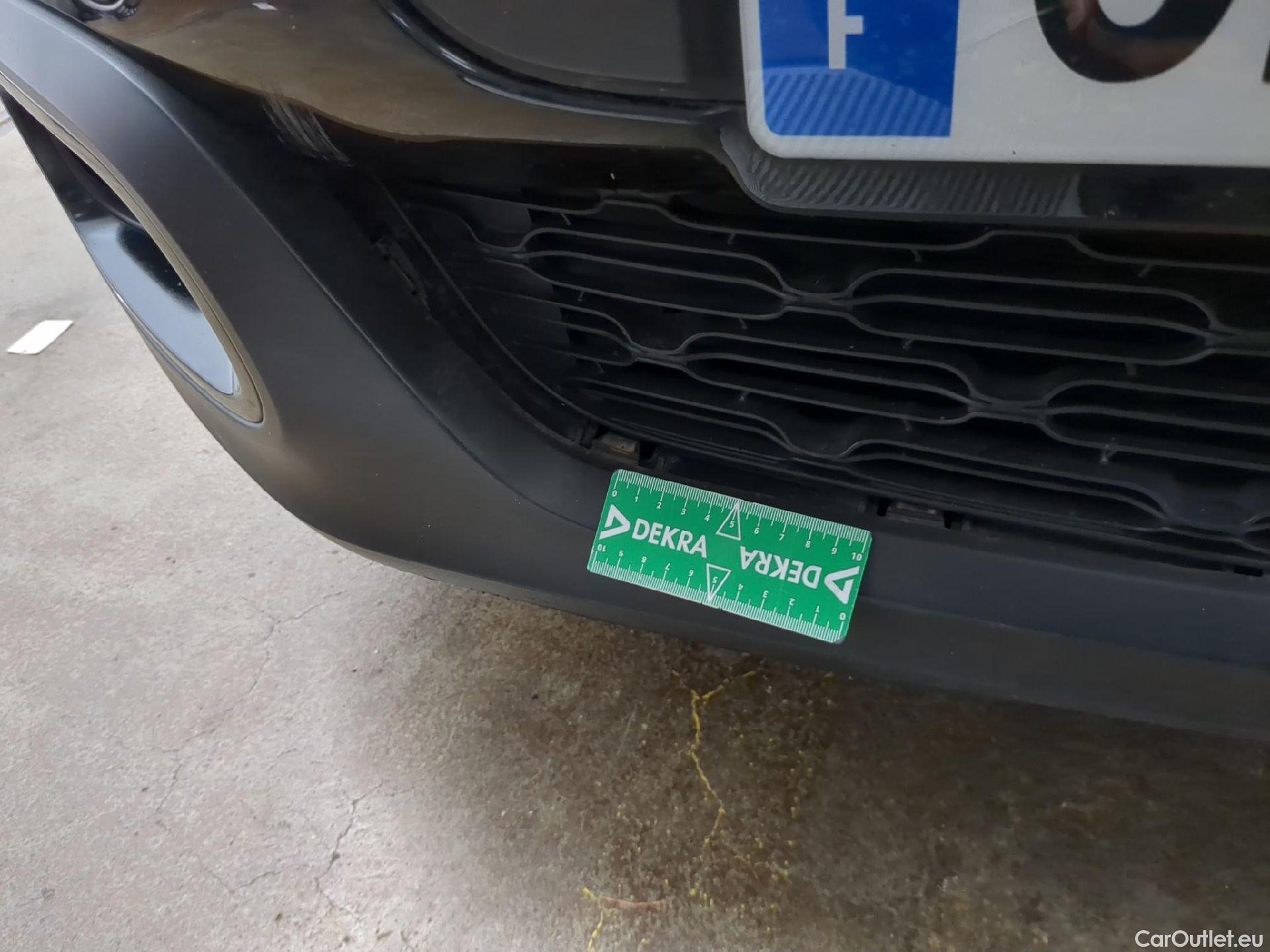  Citroen  C3  Feel Pack 1.2 PureTech 80CV BVM5 E6d #47