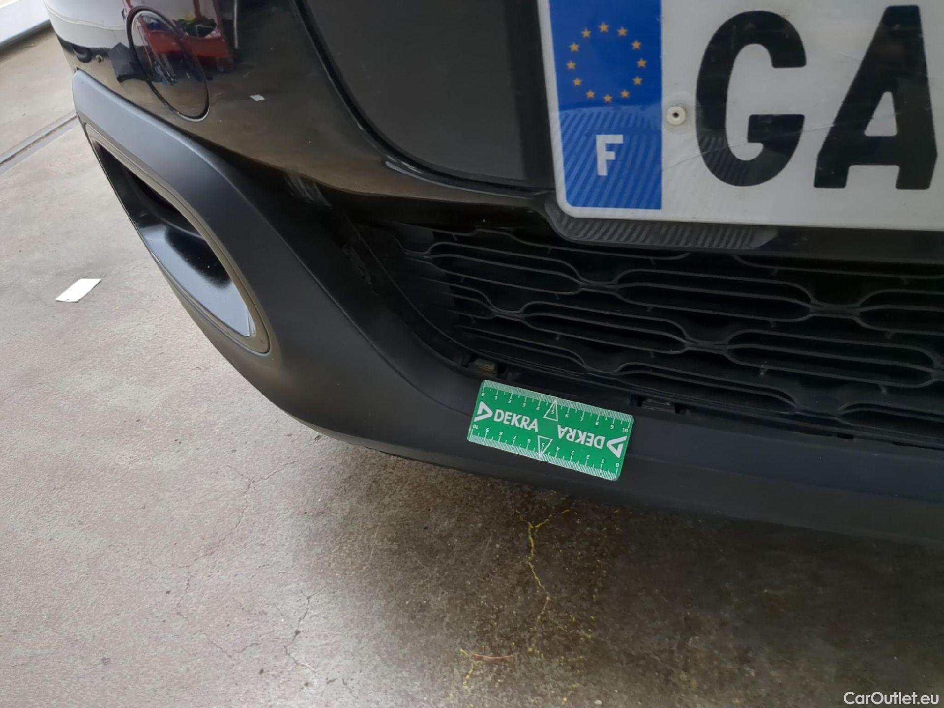  Citroen  C3  Feel Pack 1.2 PureTech 80CV BVM5 E6d #48