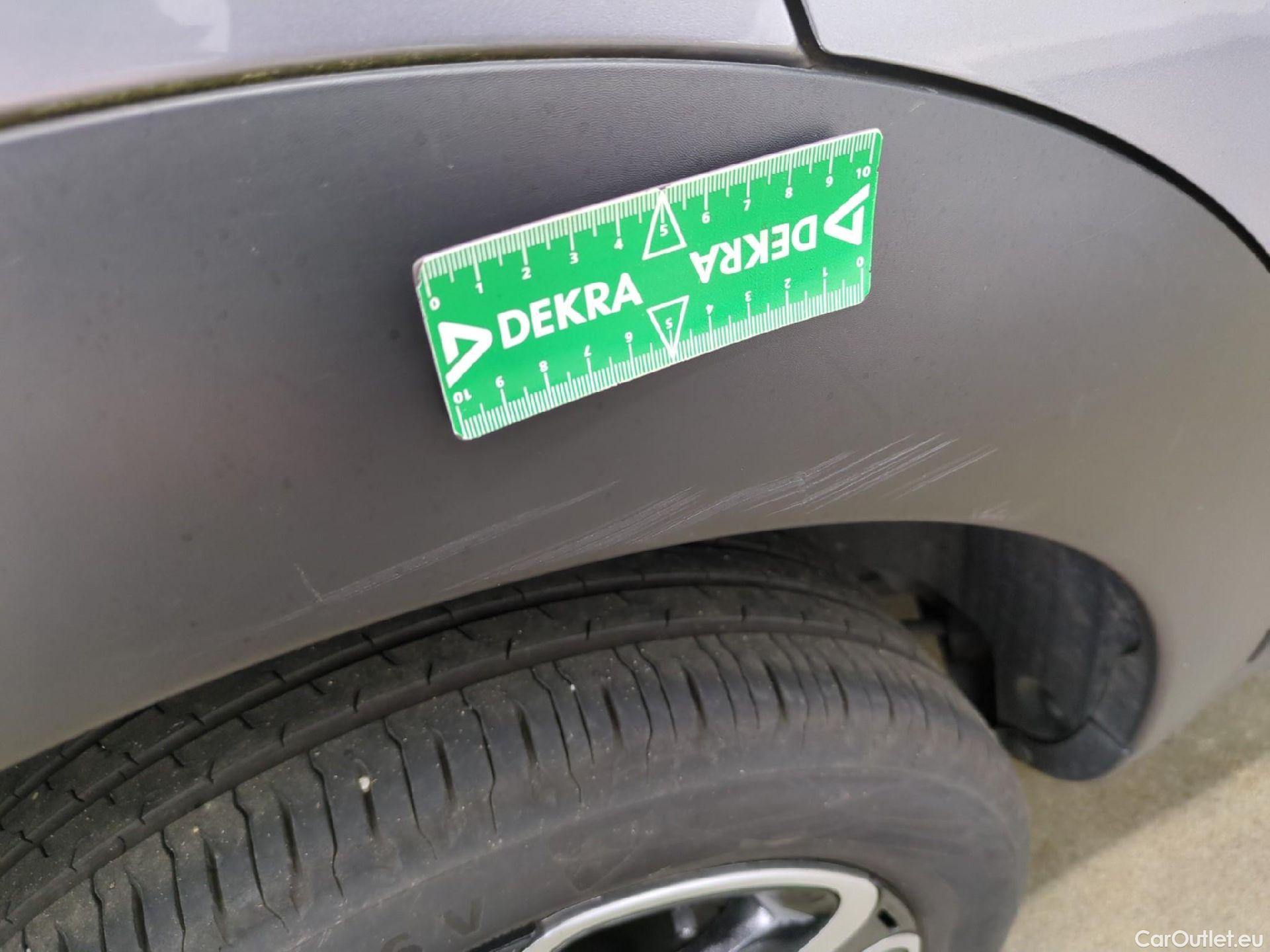  Citroen  C4 Cactus  Feel Business 1.2 PureTech 110CV BVM6 E6d #16