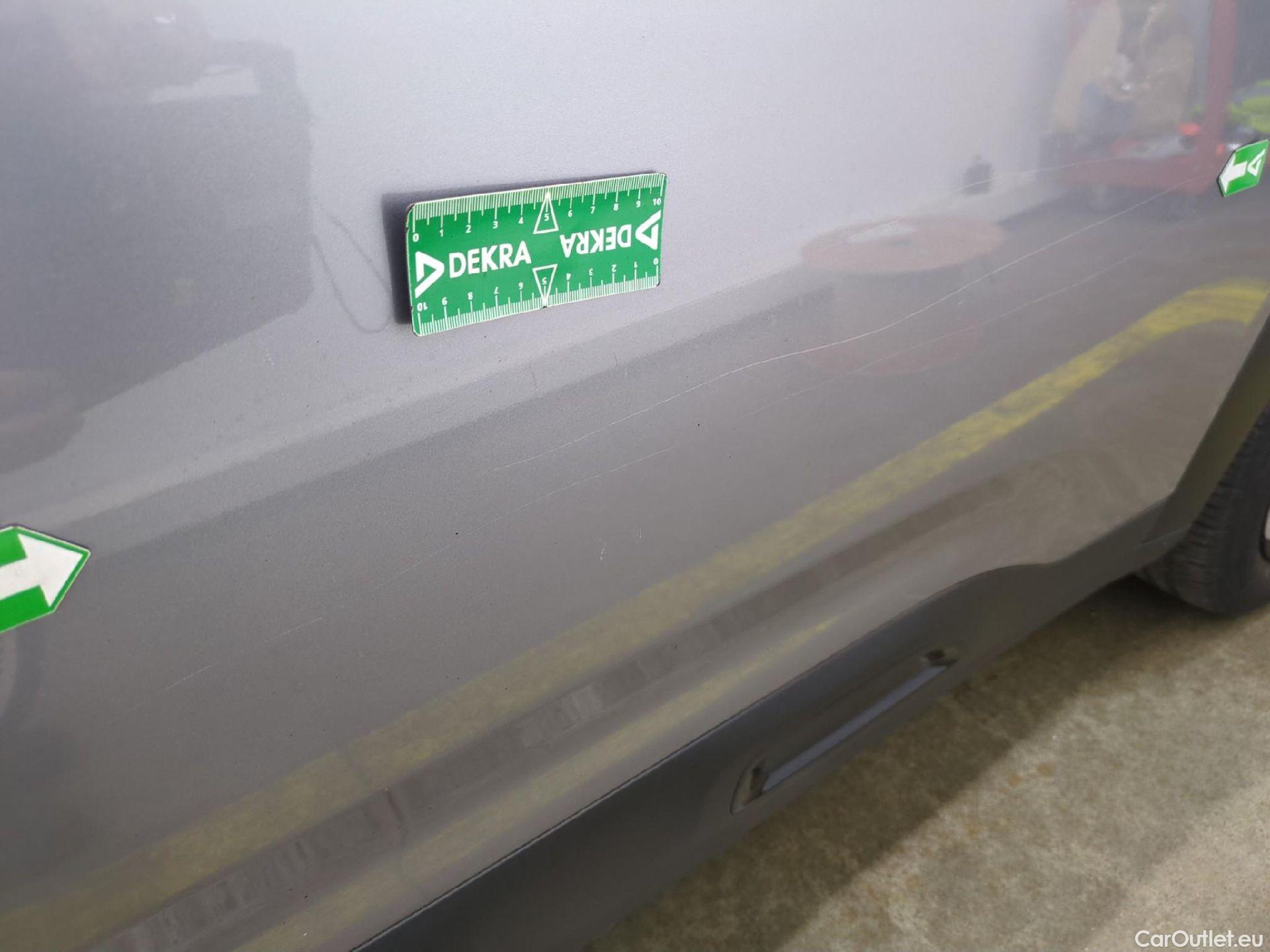  Citroen  C4 Cactus  Feel Business 1.2 PureTech 110CV BVM6 E6d #24