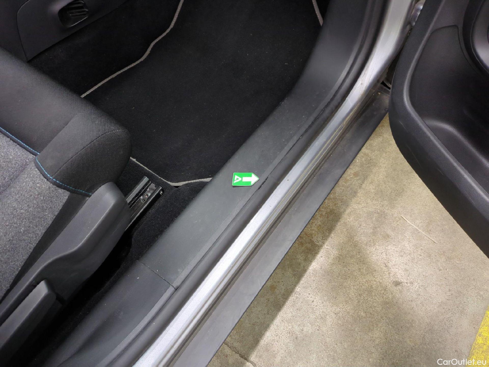  Citroen  C4 Cactus  Feel Business 1.2 PureTech 110CV BVM6 E6d #3