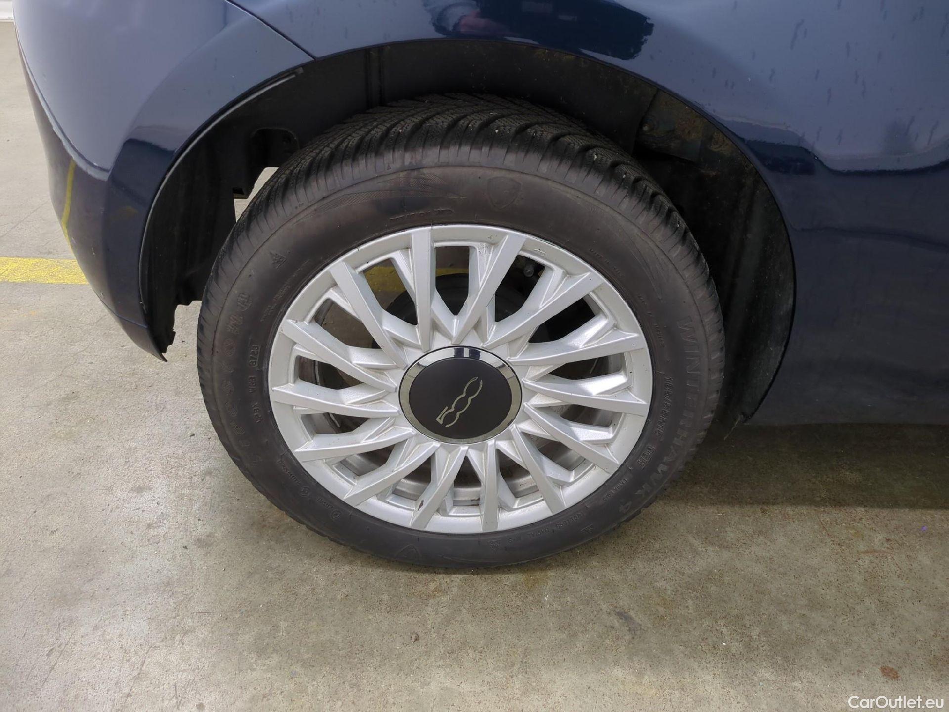  Fiat  500 FIAT  / 2015 / 3P / Berline Hybrid 1.0 BSG 70 ch Dolcevita #10