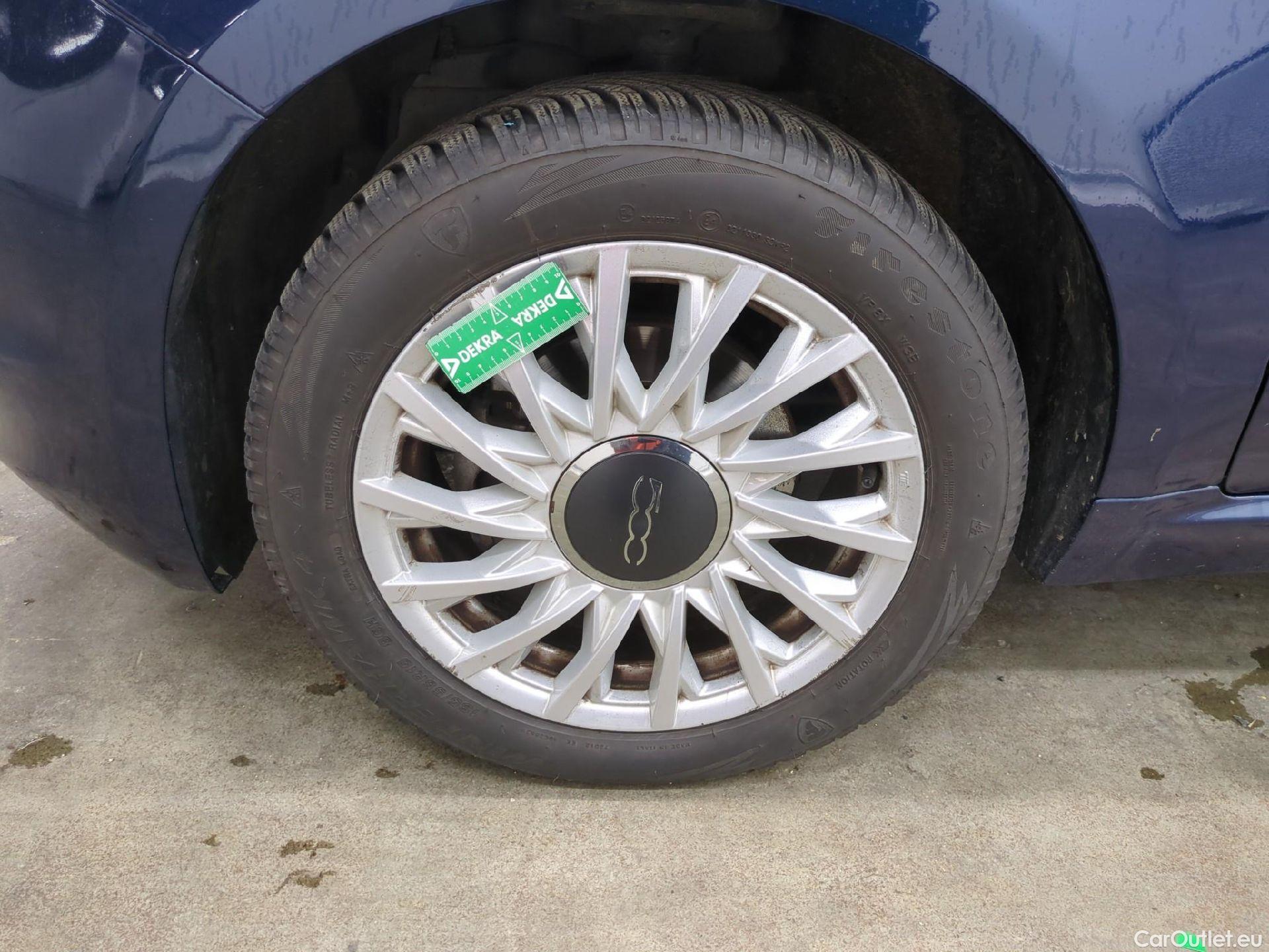  Fiat  500 FIAT  / 2015 / 3P / Berline Hybrid 1.0 BSG 70 ch Dolcevita #16