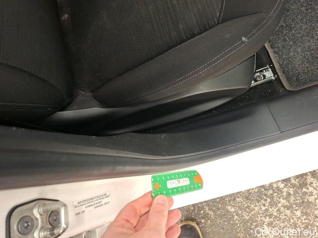  Peugeot  208  Affaire Premium Pack 1.5 HDi 100CV BVM5 E6dT #21