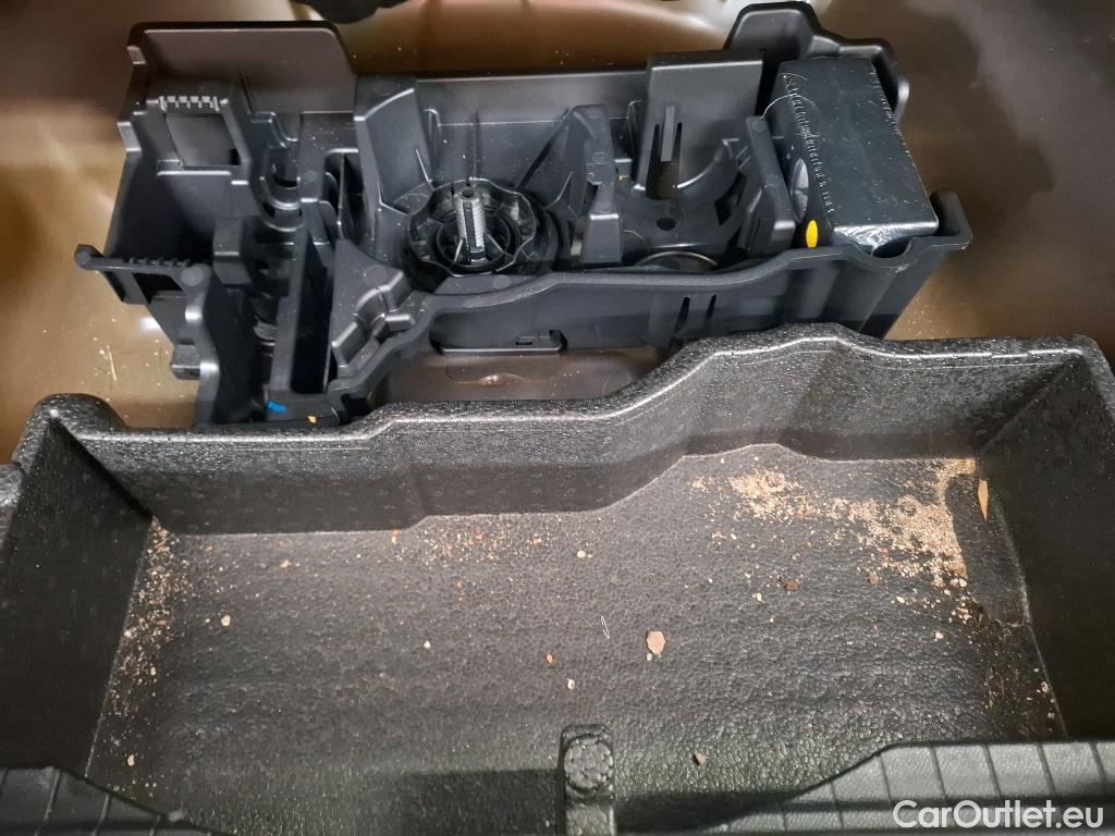  Peugeot  2008  Allure Business 1.2 PureTech 130CV BVM6 E6d #25