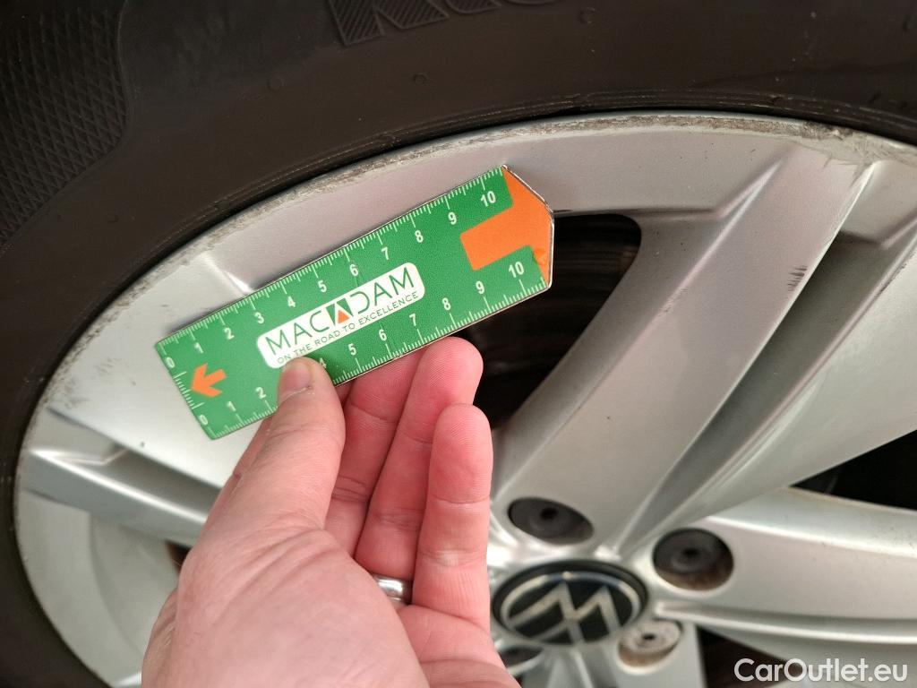  Volkswagen  Golf  VOLKSWAGEN / 2020 / 5P / Berline 1.0 TSI OPF 110 BVM6 Life Busi #4