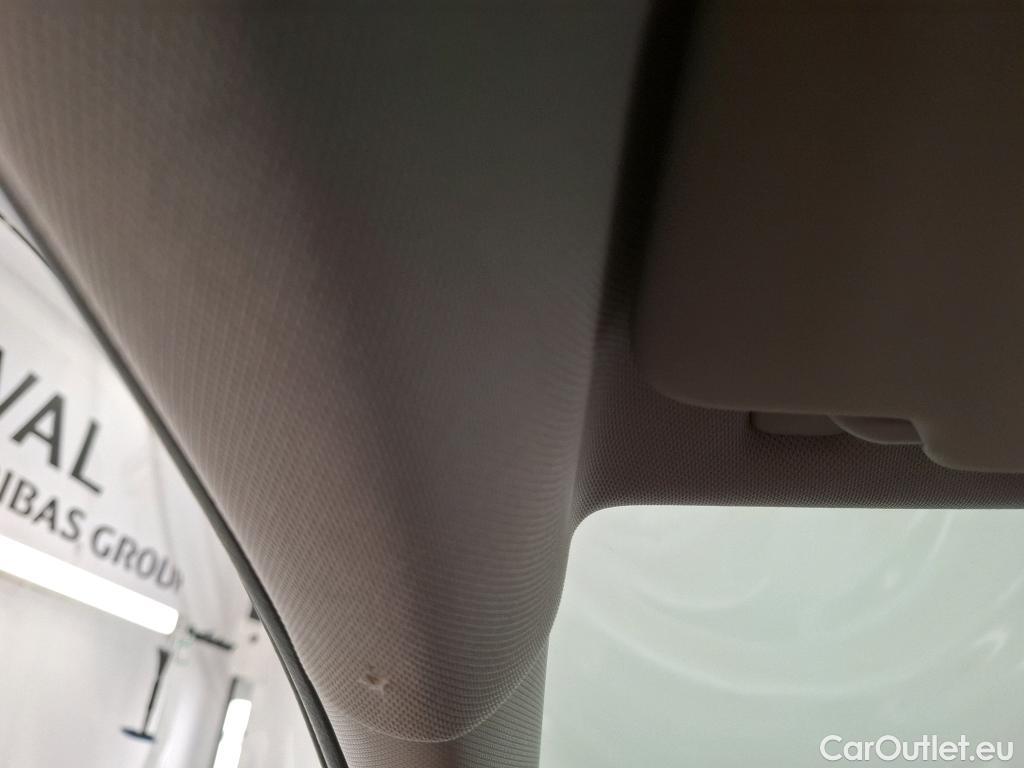  Volkswagen  Golf  VOLKSWAGEN / 2020 / 5P / Berline 1.0 TSI OPF 110 BVM6 Life Busi #29