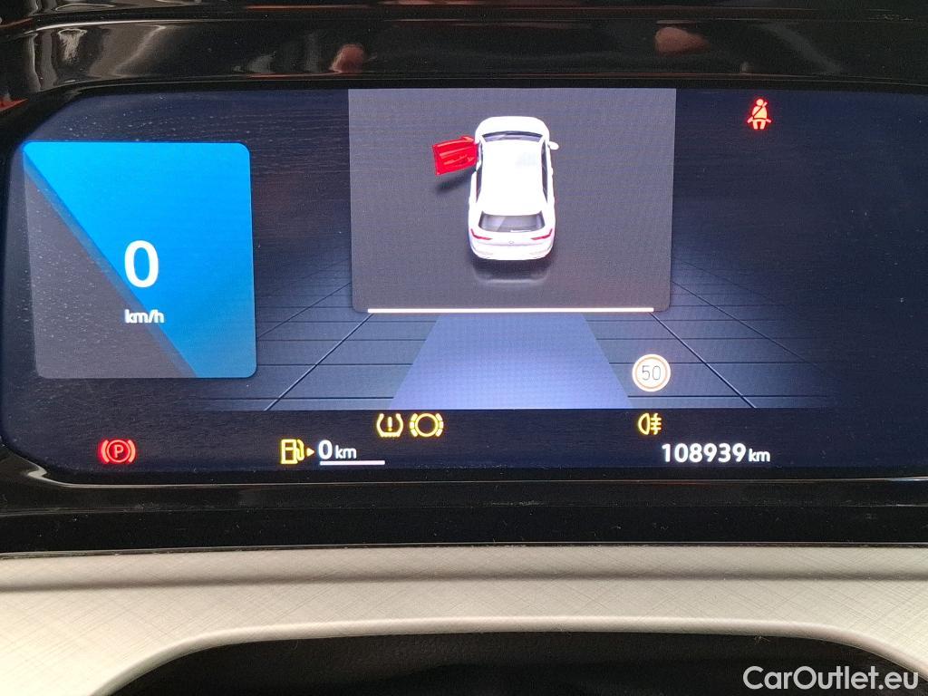  Volkswagen  Golf  VOLKSWAGEN / 2020 / 5P / Berline 1.0 TSI OPF 110 BVM6 Life Busi #40