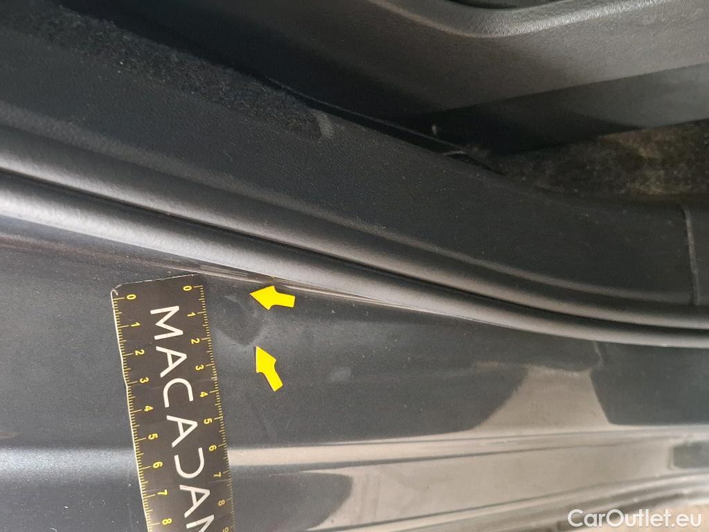  Volkswagen  Touran VOLKSWAGEN  5p Monovolume 2.0 TDI 150 Carat BMT #23