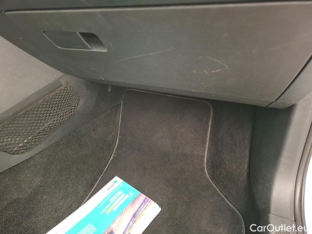  Volkswagen  Golf  VOLKSWAGEN / 2020 / 5P / Berline 1.0 TSI OPF 110 BVM6 Life Busi #31