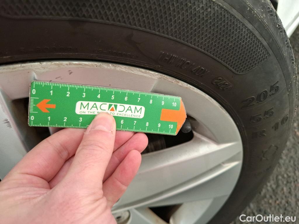  Volkswagen  Golf  VOLKSWAGEN / 2020 / 5P / Berline 1.0 TSI OPF 110 BVM6 Life Busi #3