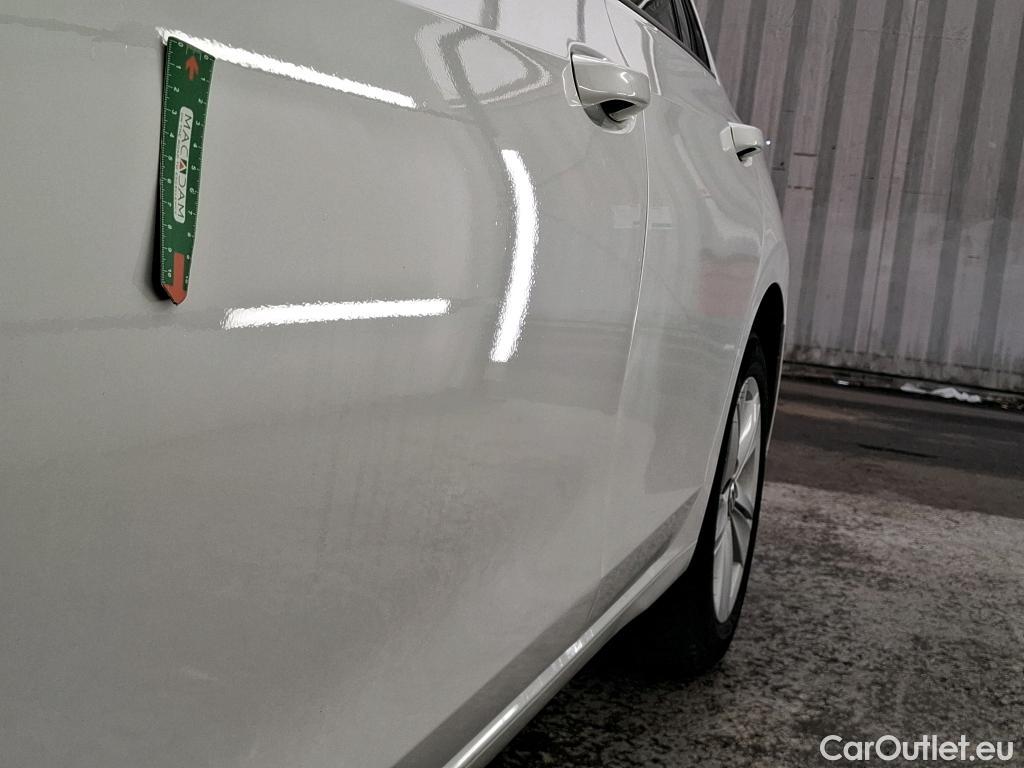  Volkswagen  Golf  VOLKSWAGEN / 2020 / 5P / Berline 1.0 TSI OPF 110 BVM6 Life Busi #17