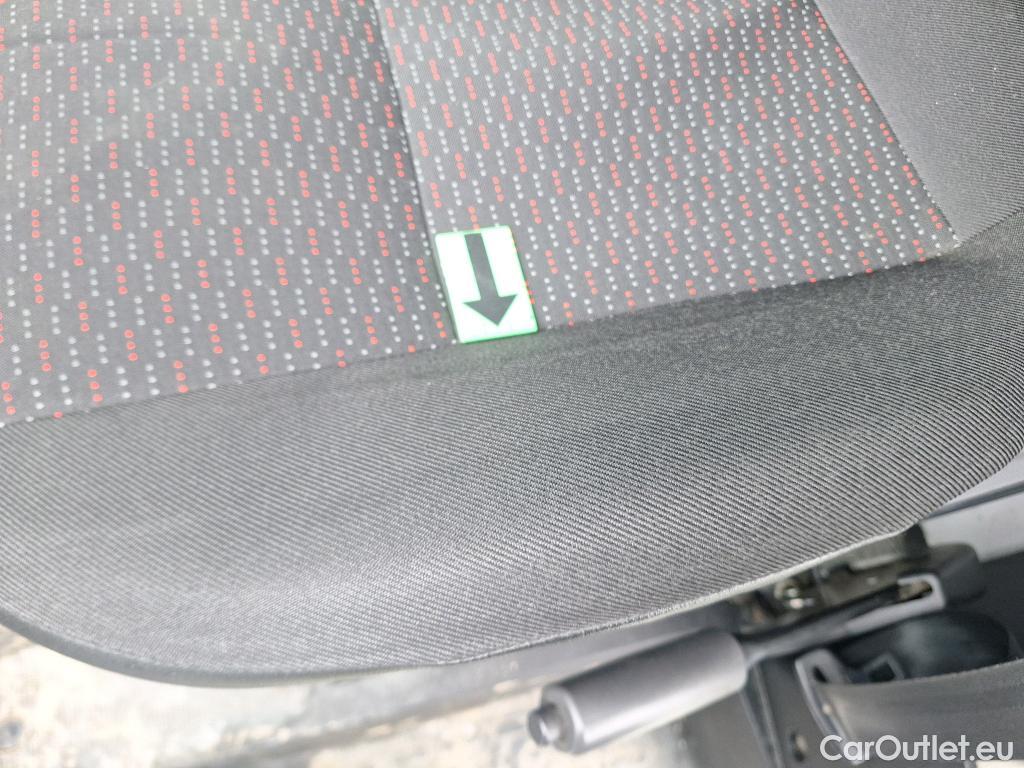  Citroen  C1 2.2 BlueHDi 140 35+ L4 #18