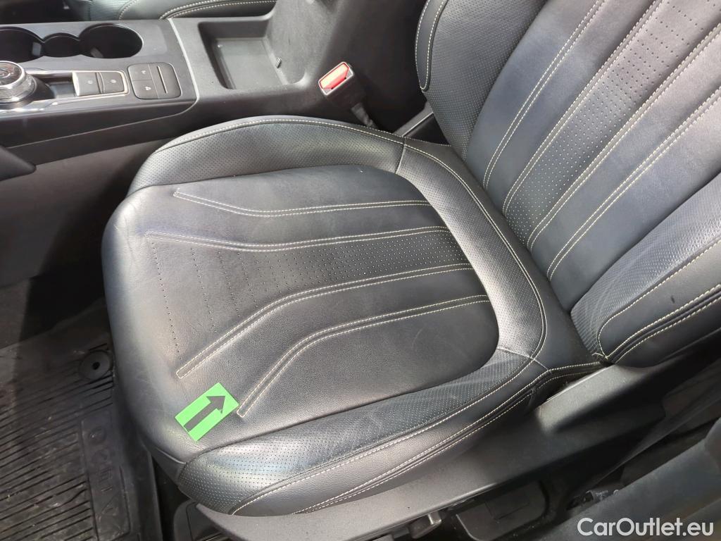  Ford  Kuga 2.5 Duratec FHEV 190CP Vignale CVT AWD #36