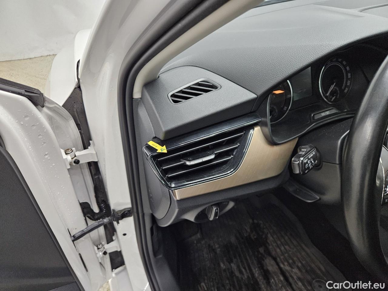  Skoda  Scala 1.0 TSI Style DSG #33