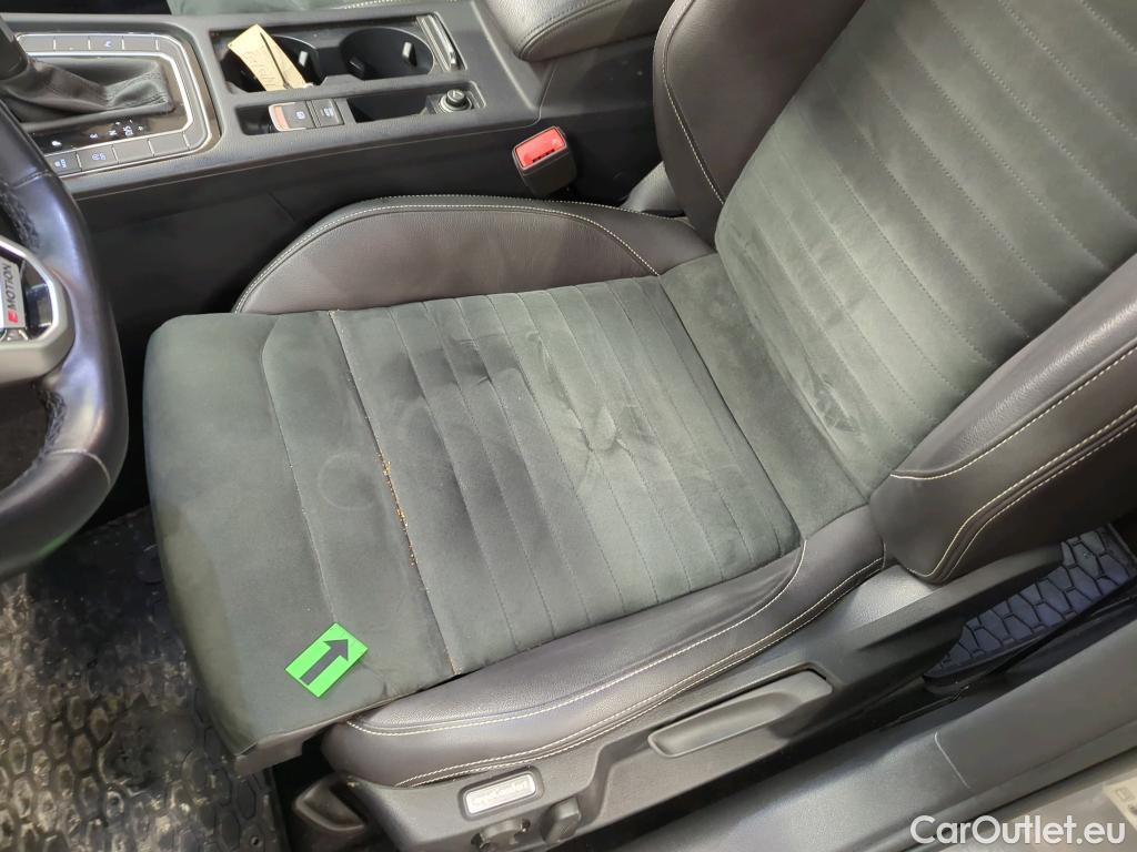  Volkswagen  Passat High. 2.0 TSI OPF DSG 4Mot 280 CP #20