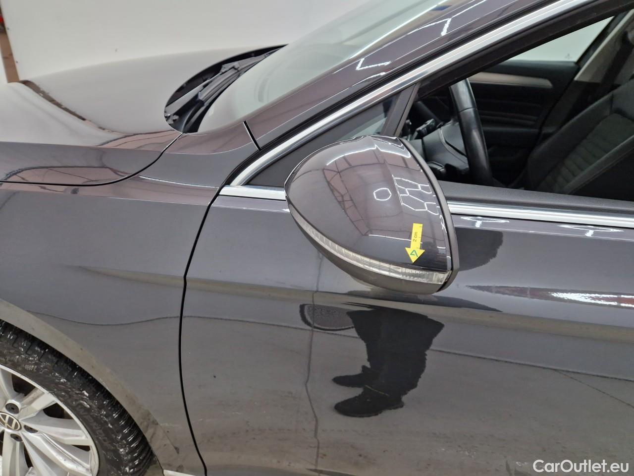  Volkswagen  Passat Highline 2.0 TDI DSG 150 CP #3