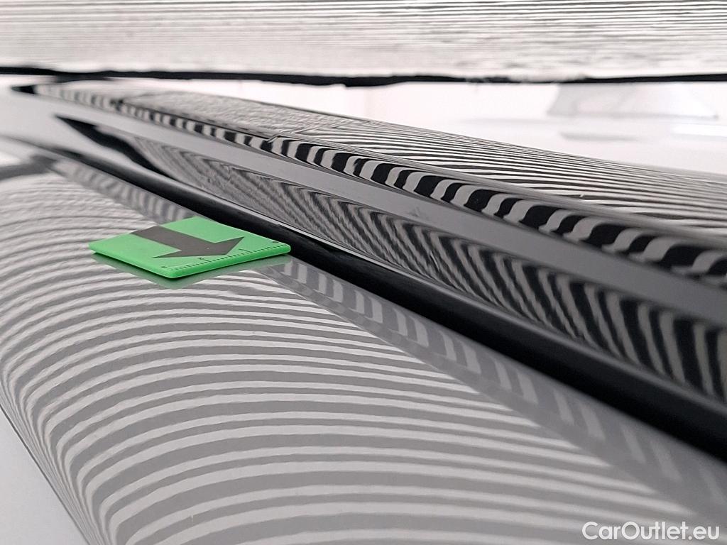  Toyota  RAV4 2.5 Hybrid Luxury HSD E-CVT 4x4 #32