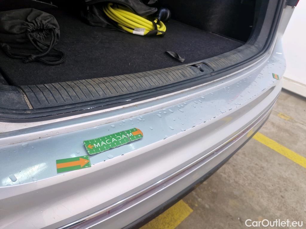  Volkswagen  Tiguan VOLKSWAGEN  / 2020 / 5P / SUV 1.4 eHybrid 245 DSG6 R-Line Exclusive #16