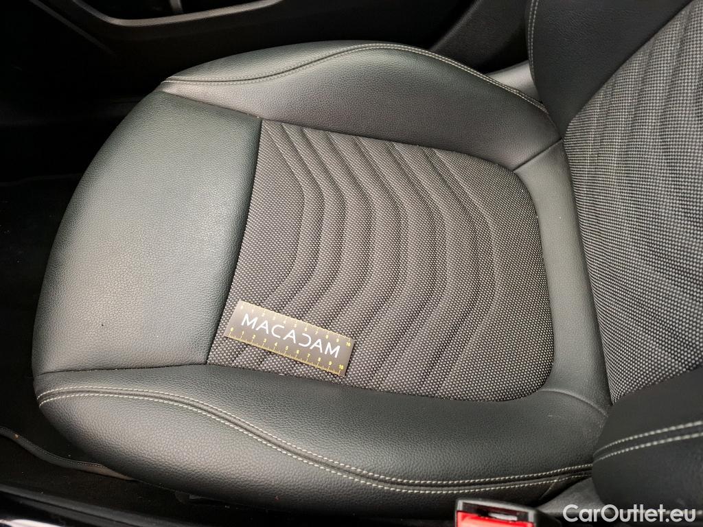  Mercedes  A-Klasse MERCEDES-BENZ Classe A Compact / 2018 / 5P / Berline A 200 Business Line 7G-DCT #10