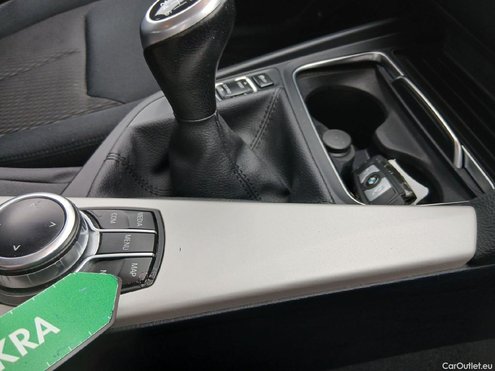  Bmw  Serie 3 BMW  / 2015 / 5P / familiar 318d Touring #6