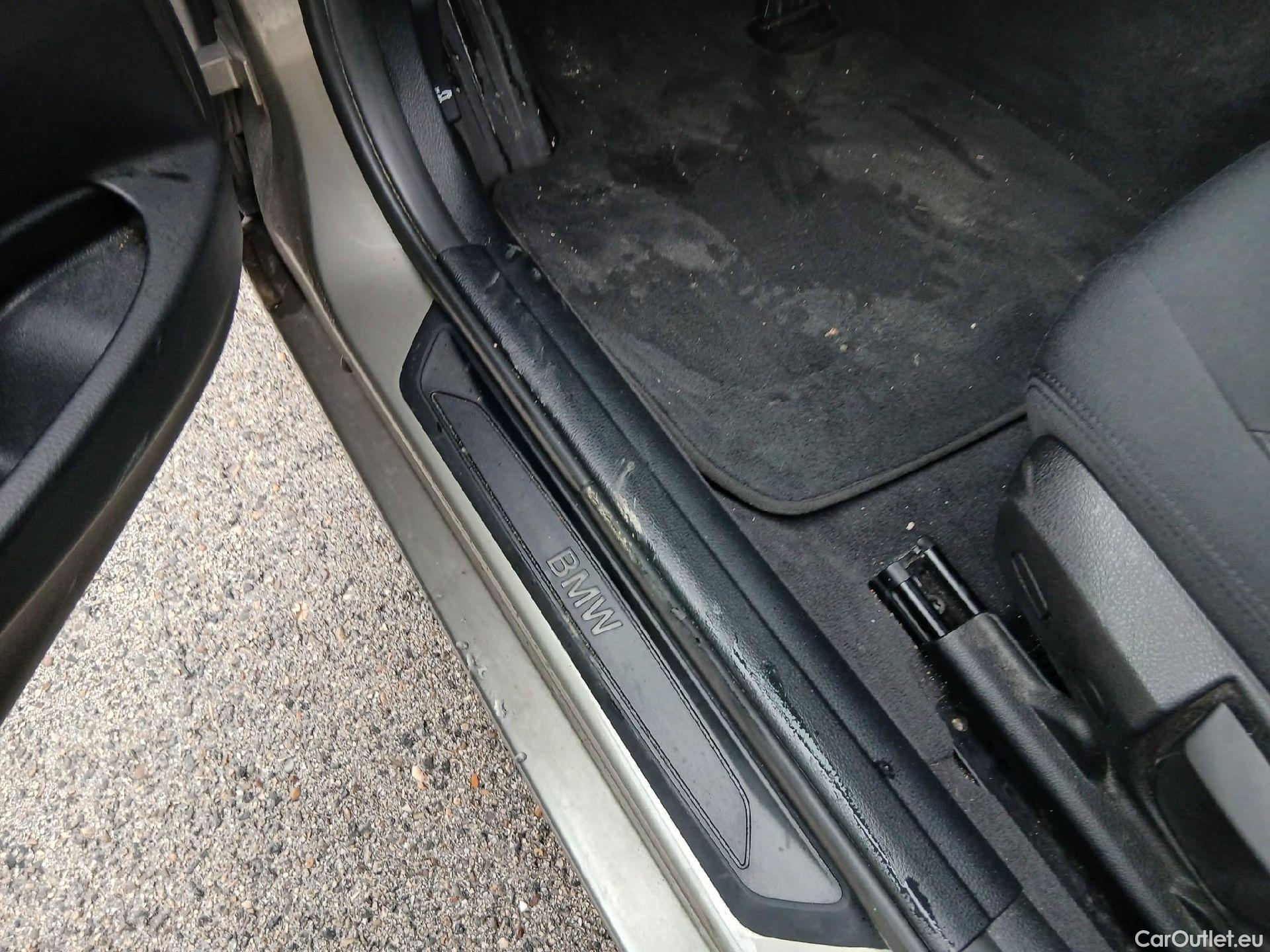  Bmw  Serie 3 BMW  / 2015 / 5P / familiar 318d Touring #25