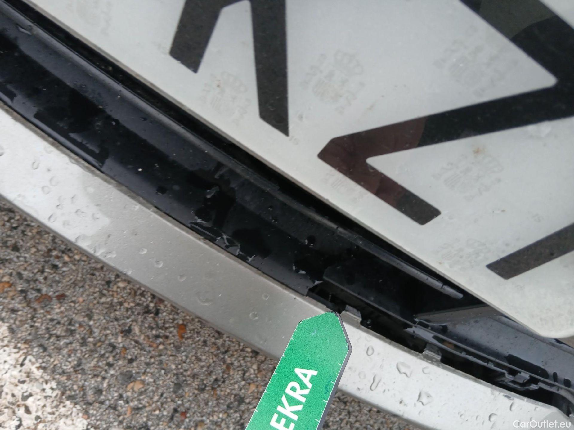  Bmw  Serie 3 BMW  / 2015 / 5P / familiar 318d Touring #14