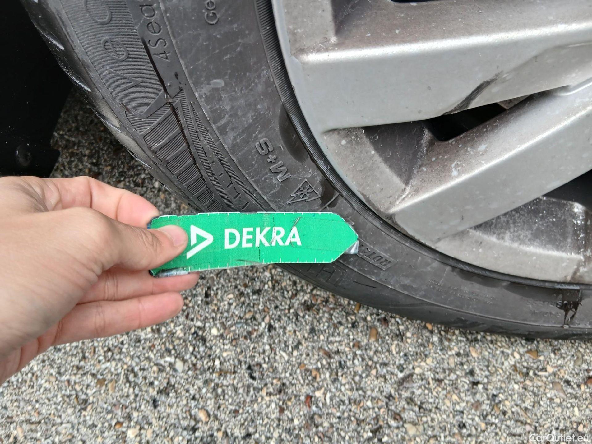  Volkswagen  Passat VOLKSWAGEN  / 2019 / 4P / sedán Business 2.0 TDI 90kW (122CV) DSG #41