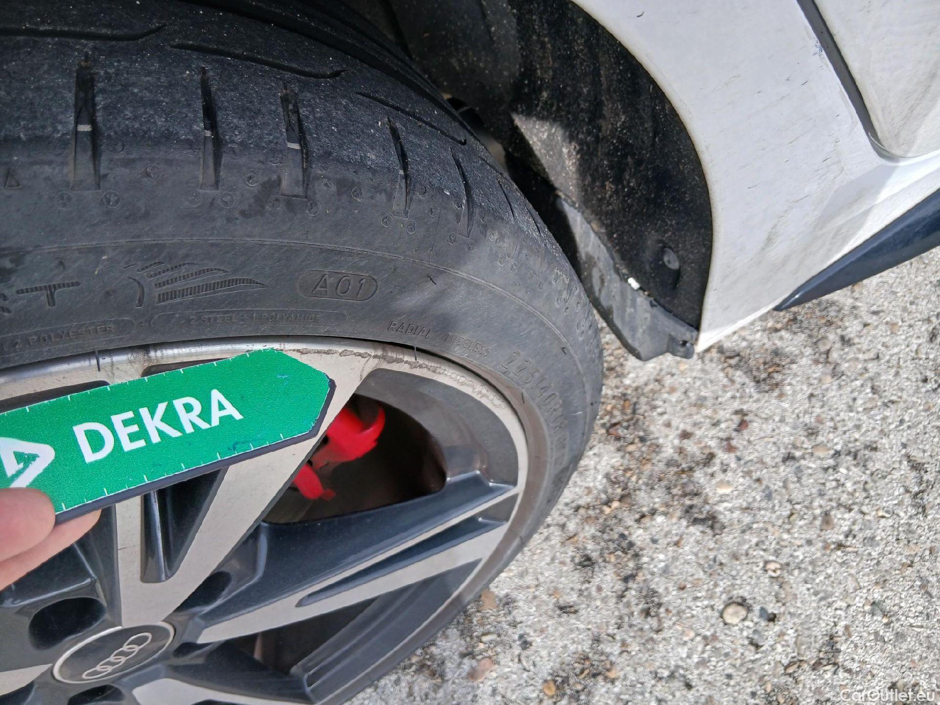  Audi  A3 AUDI  / 2020 / 5P / berlina con portón Sportback Black 45 TFSI e Comp S tronic #7