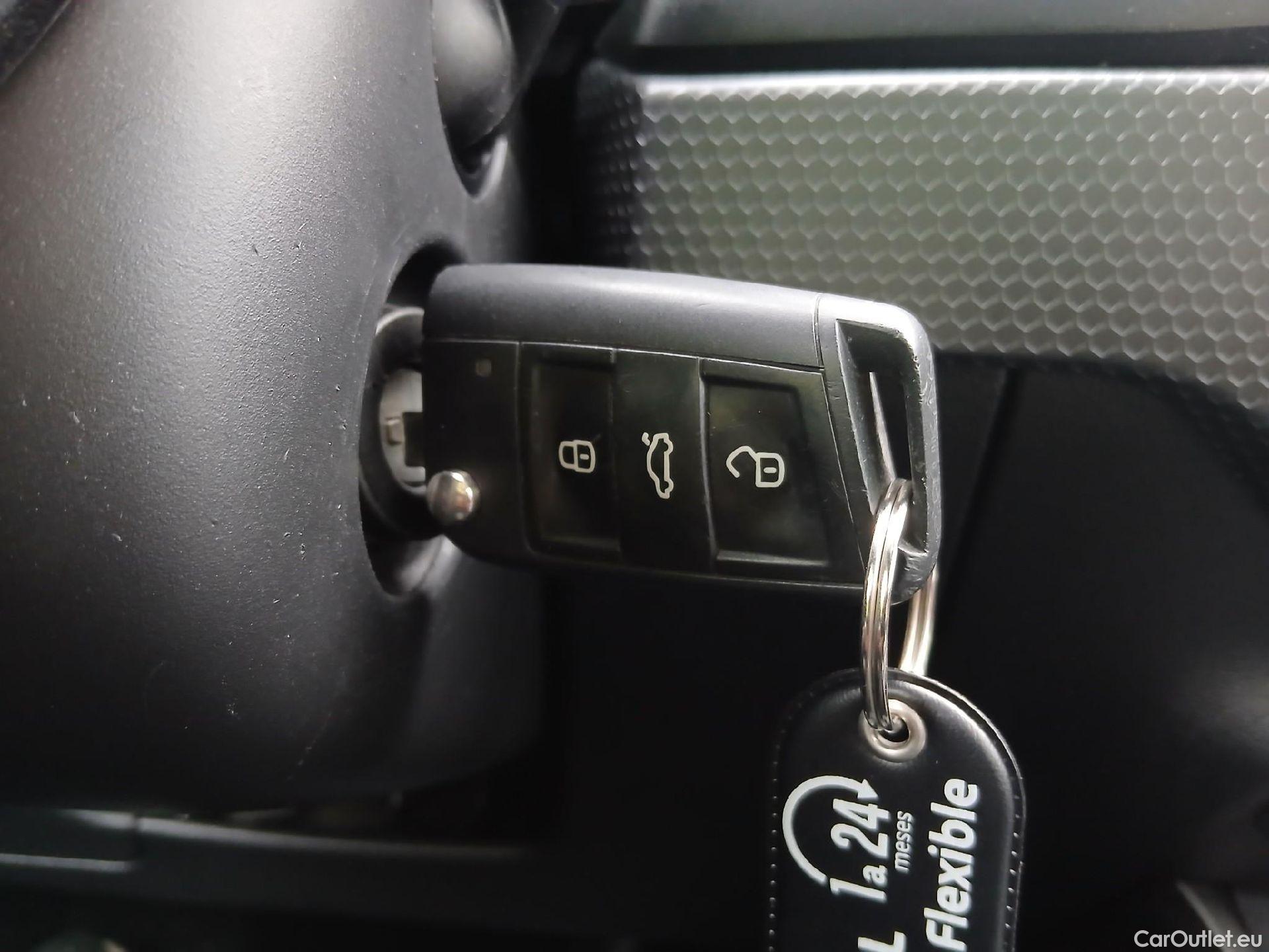  Audi  A1 Sportback AUDI A1 / 2018 / 5P / berlina con portón Sportback Adrenalin 30 TFSI 81kW S tron(SP) #1