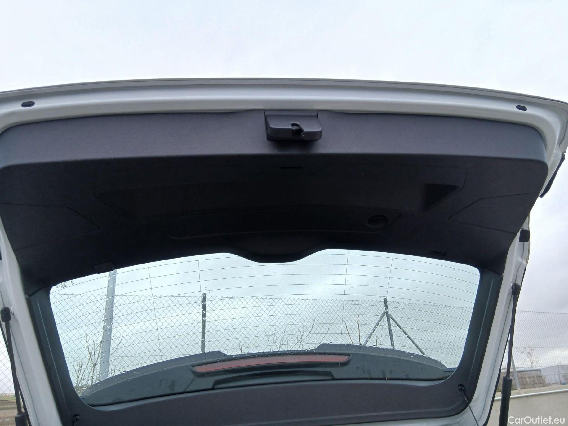  Audi  A1 Sportback AUDI A1 / 2018 / 5P / berlina con portón Sportback Adrenalin 30 TFSI 81kW S tron(SP) #34