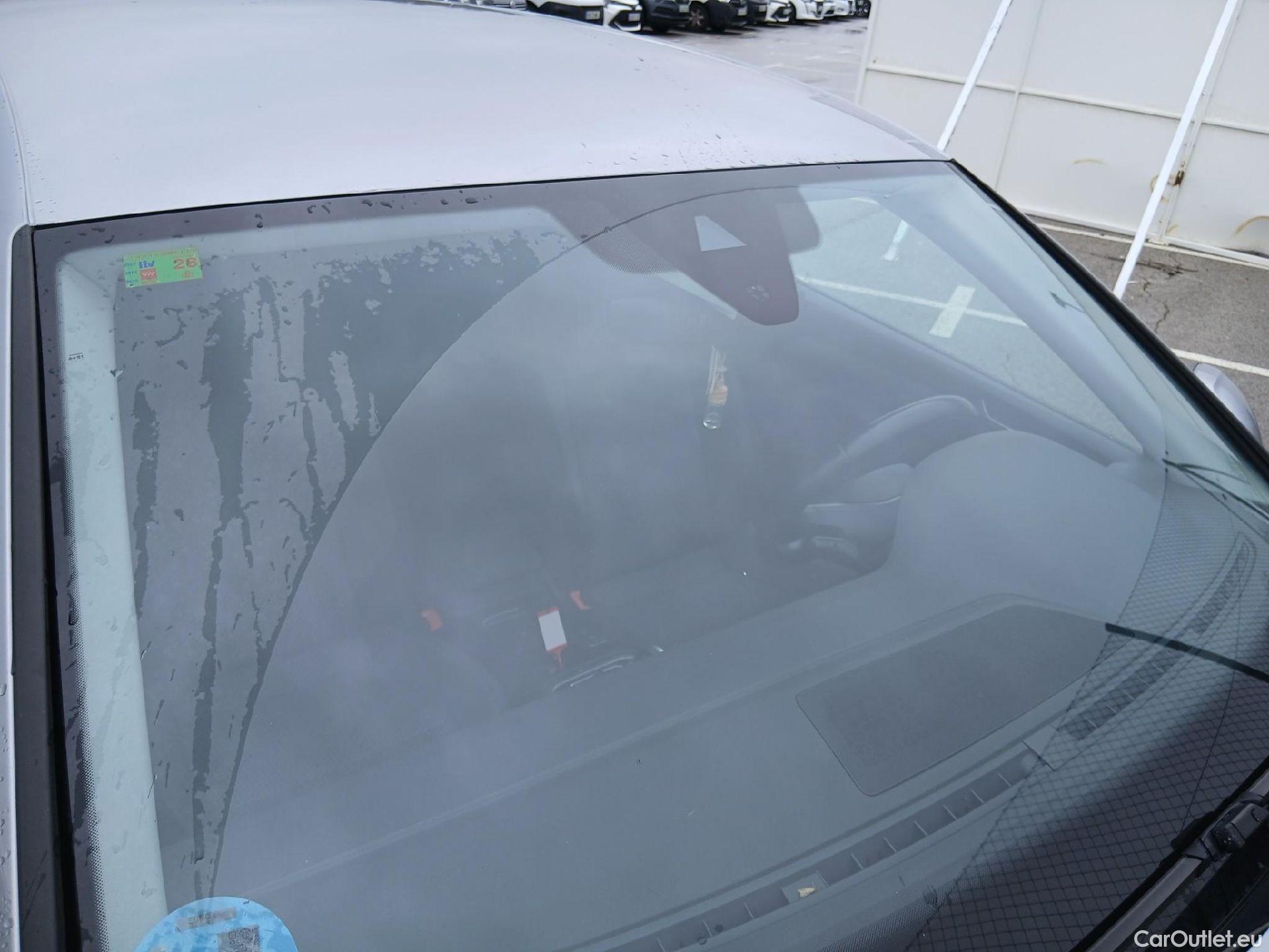  Volkswagen  Passat VOLKSWAGEN  / 2019 / 4P / sedán Business 2.0 TDI 90kW (122CV) DSG #2