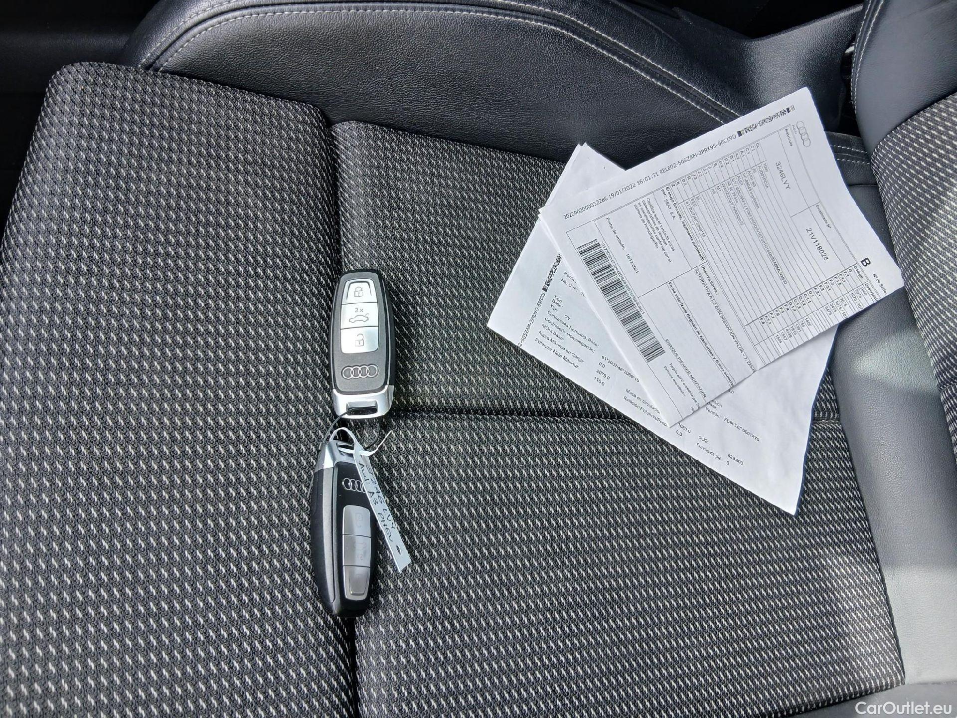  Audi  A3 AUDI  / 2020 / 5P / berlina con portón Sportback Black 45 TFSI e Comp S tronic #1