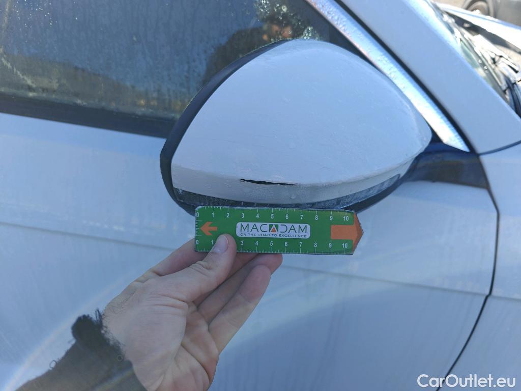  Volkswagen  T-ROC VOLKSWAGEN  / 2021 / 5P / todoterreno Life 2.0 TDI 85kW (115CV) (AC) #13