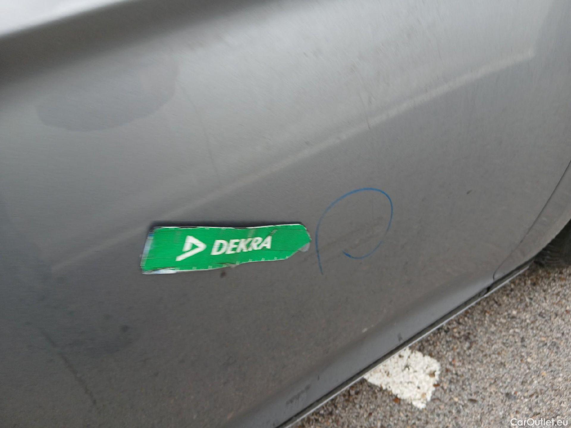  Volkswagen  Passat VOLKSWAGEN  / 2019 / 4P / sedán Business 2.0 TDI 90kW (122CV) DSG #36