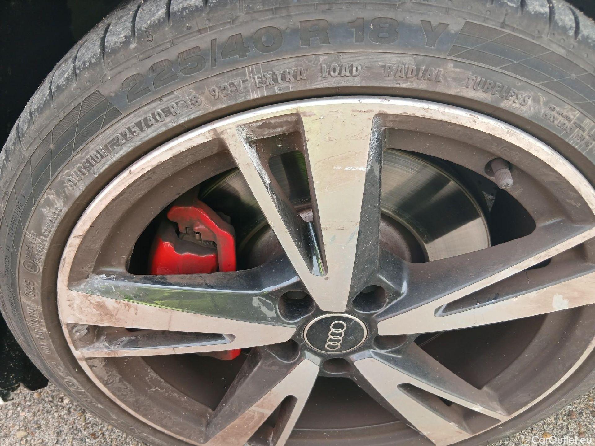  Audi  A3 AUDI  / 2020 / 5P / berlina con portón Sportback Black 45 TFSI e Comp S tronic #3