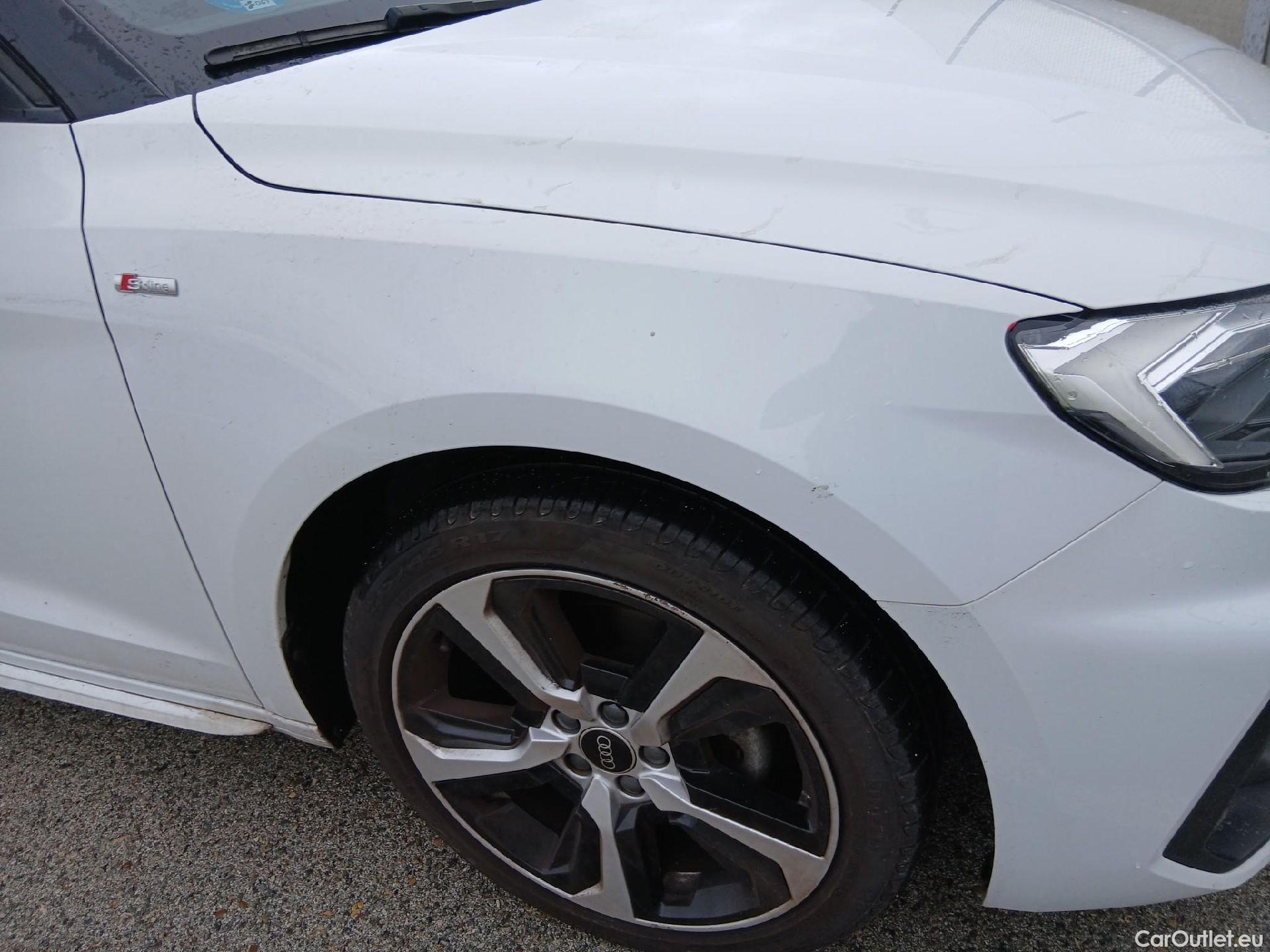  Audi  A1 Sportback AUDI A1 / 2018 / 5P / berlina con portón Sportback Adrenalin 30 TFSI 81kW S tron(SP) #29