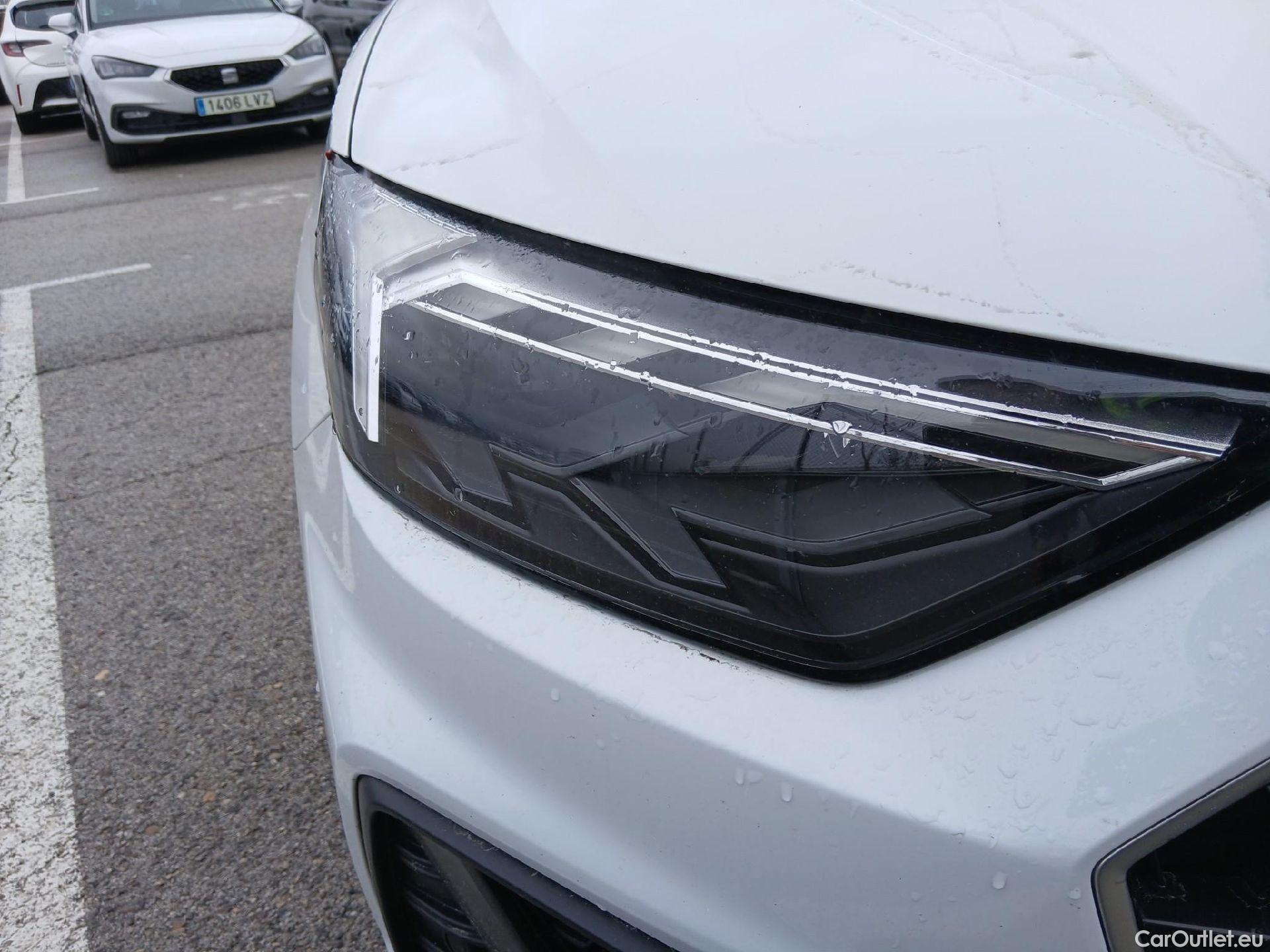  Audi  A1 Sportback AUDI A1 / 2018 / 5P / berlina con portón Sportback Adrenalin 30 TFSI 81kW S tron(SP) #7