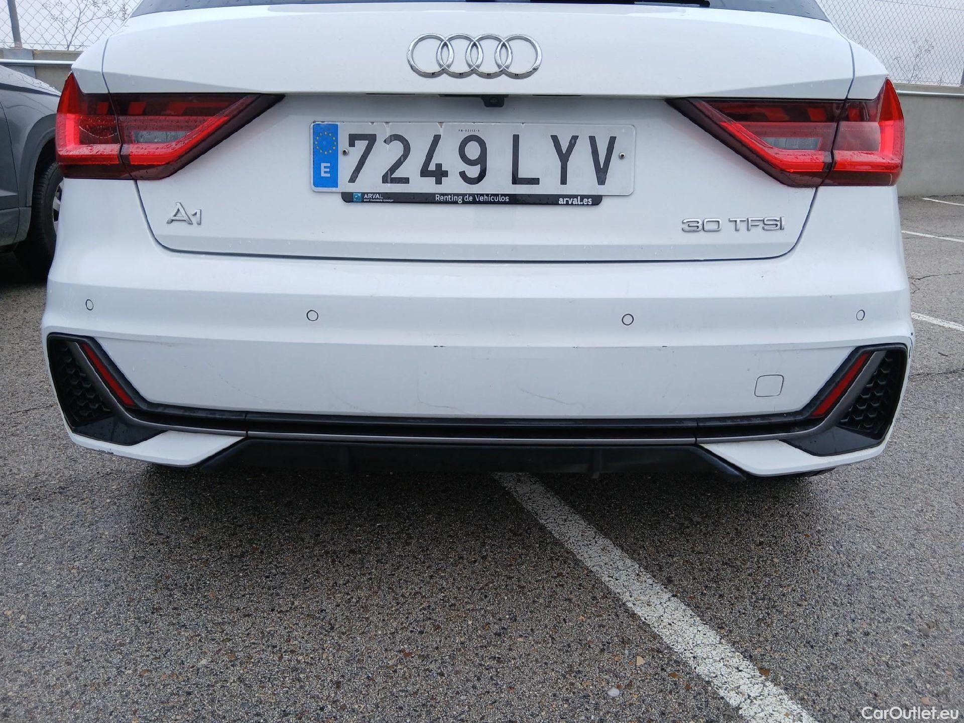  Audi  A1 Sportback AUDI A1 / 2018 / 5P / berlina con portón Sportback Adrenalin 30 TFSI 81kW S tron(SP) #16