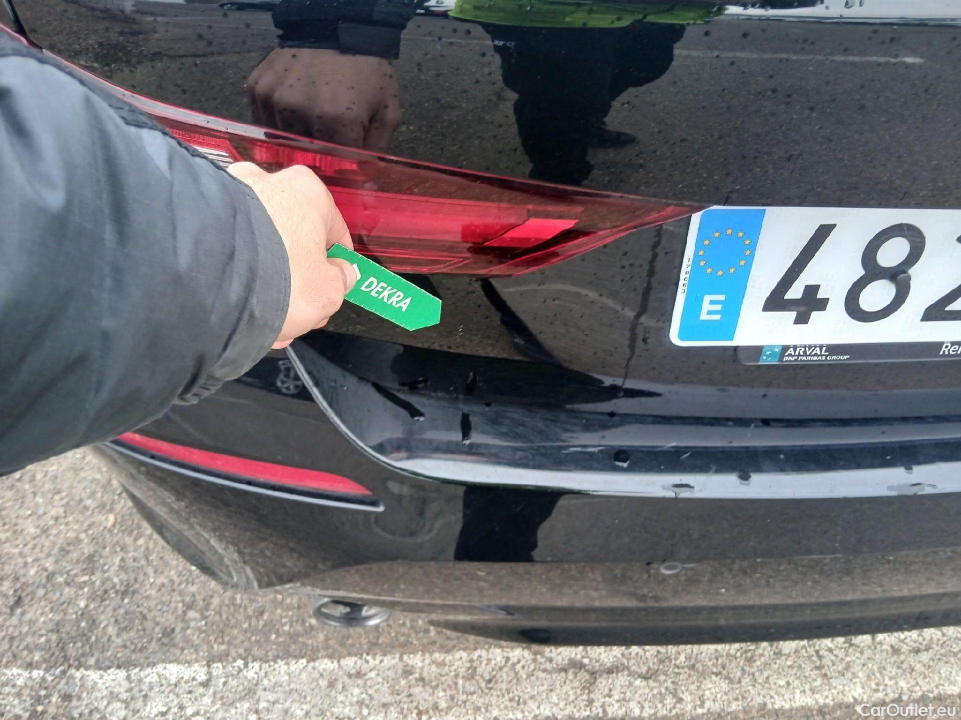  Bmw  Serie 1 BMW  / 2019 / 5P / berlina con portón 116d #12